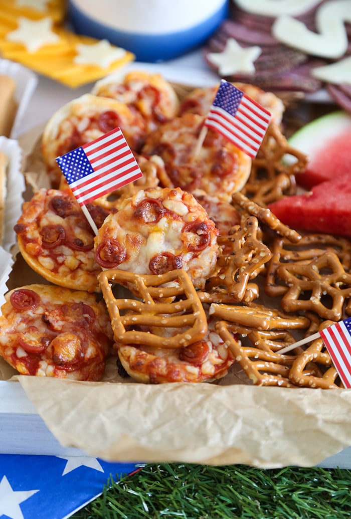Mini Pizza Bagels and Patriotic Pretzels
